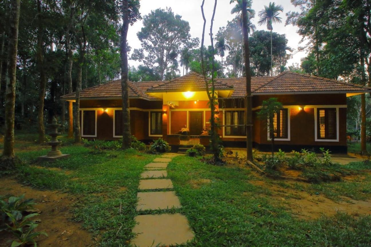Tall Trees - Modern Forest Villa In Wayanad 술탄 바테리 외부 사진